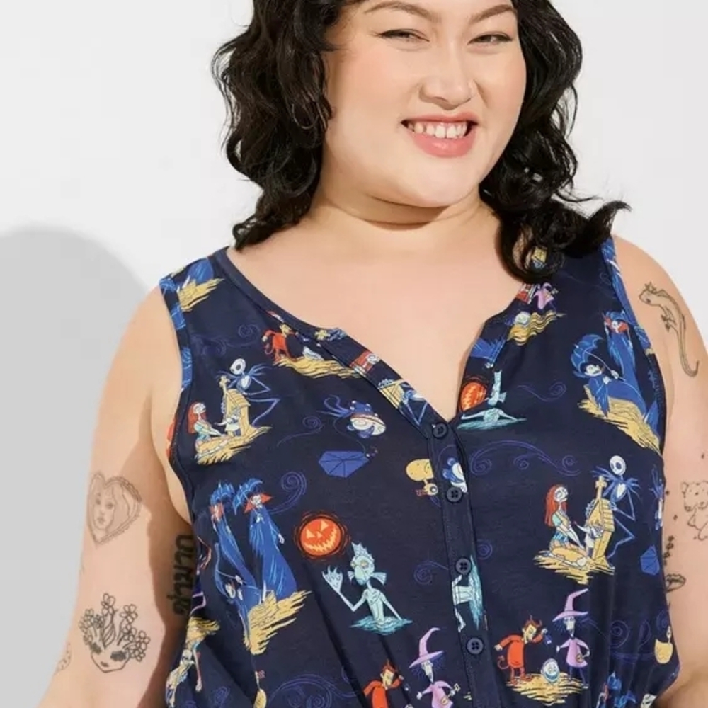 NWT Torrid Nightmare Before Christmas Button Front Sleeveless Romper- Size 3x - Picture 4 of 10